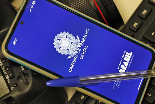 
				Fim da escala 6x1 pode beneficiar mais de 150 mil trabalhadores em AL
			
			