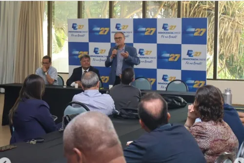 
				João Caldas tenta voltar à política e monta chapa pelo DC em Alagoas
			
			