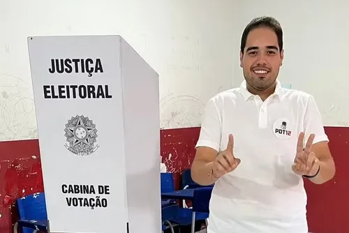 
				Ministra do STF Cármen Lúcia alertou que só um poder frágil não tolera crítica
			
			