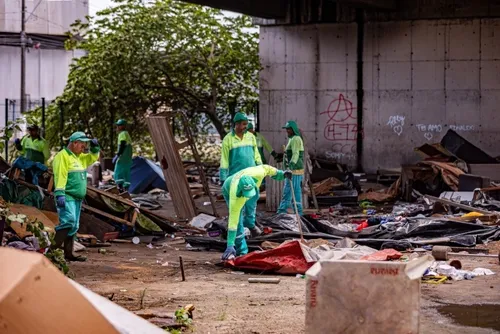 
				Operação desmonta a maior 'cracolândia' de Maceió e prende 4 na parte alta
			
			