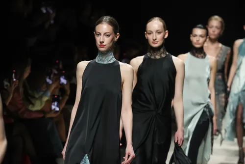 
				Passarela Tecnológica: das Inovações com IA em Moscou ao Retorno da Rio Fashion Week
			
			