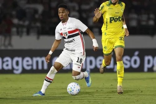 
				Principal assistente do São Paulo no Brasileirão, Wendell projeta duelo contra Corinthians
			
			