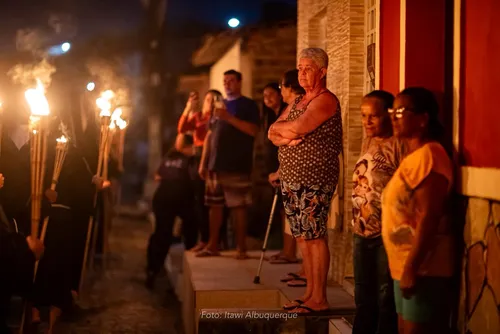 
				Procissão do Fogaréu ilumina Marechal Deodoro e revive tradição de mais de 300 anos
			
			