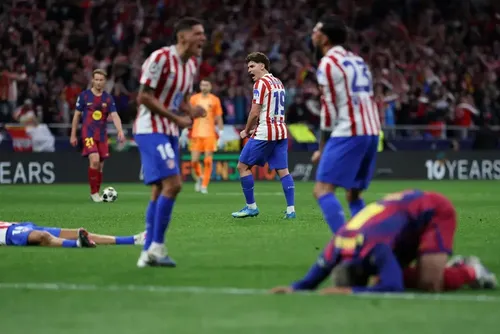 
				Raphinha se desculpa após polêmica sobre arbitragem na Champions League
			
			