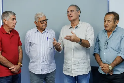 
				Renan será relator de projeto que destina recursos do pré-sal a dívidas rurais
			
			
