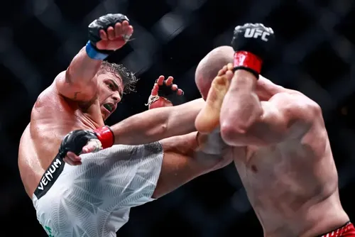 
				Trump se encanta com Borrachinha do UFC: 'Bonito demais'
			
			