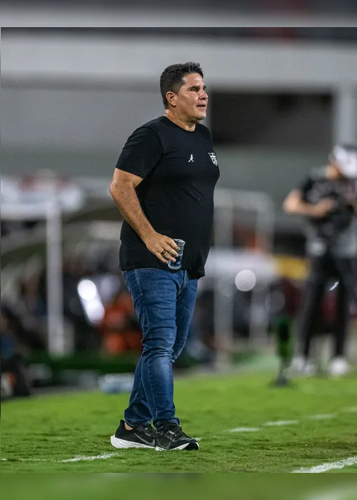 
				Barroca celebra vitória do CRB e projeta recuperação: "Retomar os melhores resultados"
			
			