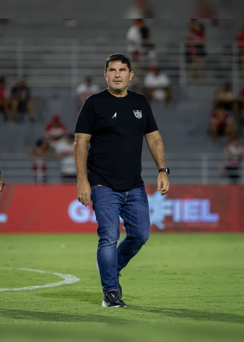 
				Barroca defende grupo e reforça confiança na reação do CRB após sete jogos sem vencer
			
			