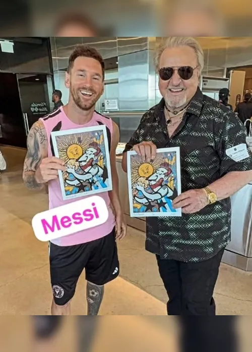 
				Carlos Villagrán, o Kiko de 'Chaves', dá beijo em Messi: 'Admiração absoluta'
			
			
