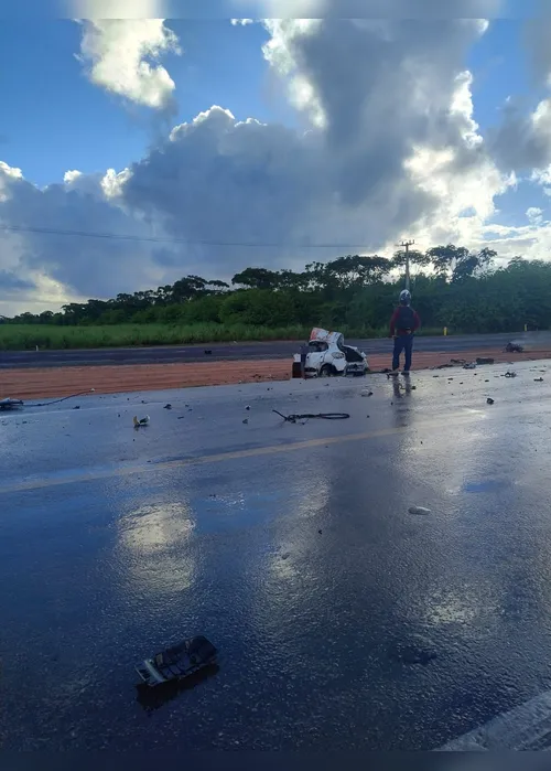  Colisão entre carreta e veículo de passeio deixa um morto no Polo Industrial 