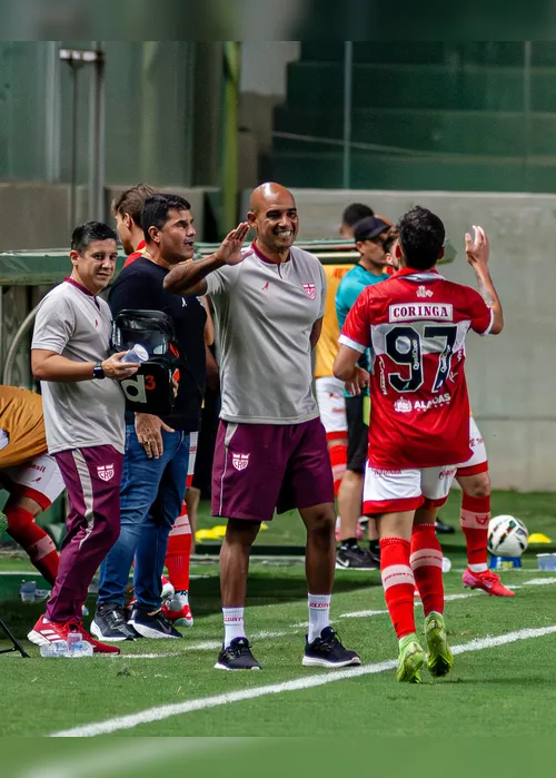 
				CRB vira sobre o América-MG, encerra tabu histórico e desencanta na Série B: 2 a 1

			