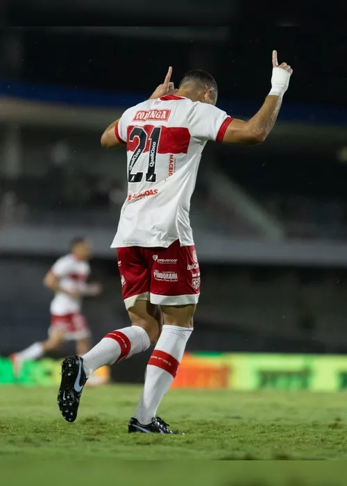 
				Debaixo de muita chuva, CRB supera o Operário e vence a primeira em casa na Série B: 3 a 0

			