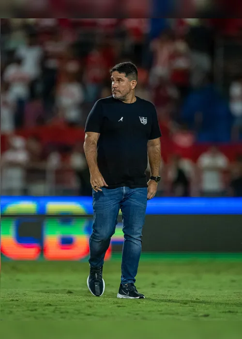 
				Eliminação frustra Barroca, que defende empenho do CRB: "Tentamos de todas as formas"

			