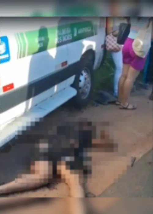 
				Homem morre após ser arremessado de moto e atropelado por van em Arapiraca
			
			