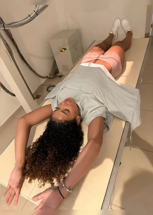 
				Influenciadora relata uso indevido de fotos após acidente com bolas de pompoarismo
			
			