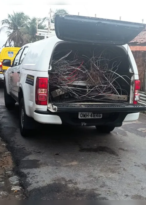 
				Operação apreende quase 1 tonelada de fios furtados da rede elétrica em Porto Calvo
			
			