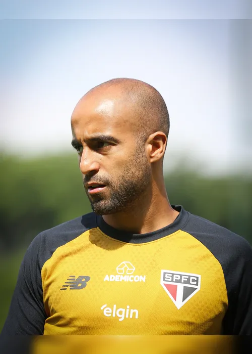 
				São Paulo vê chance de retorno antecipado de Lucas Moura
			
			