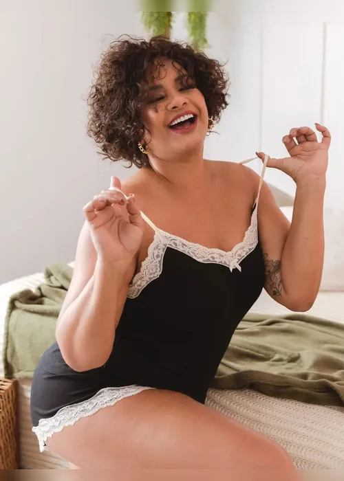 
				Solange Couto posta fotos sensuais e reflete sobre maturidade: veja
			
			