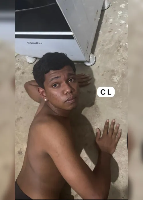 
				Suspeito de matar e enterrar vítimas morre em confronto com a PM em Milagres

			