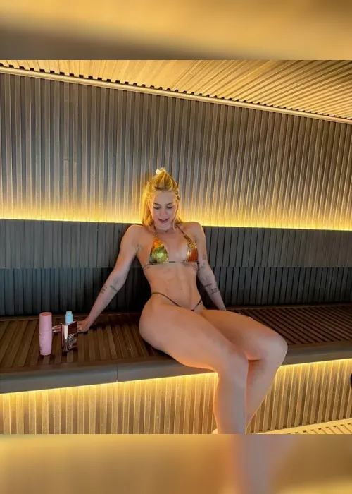 
				Virginia posa de biquíni em álbum de fotos na Espanha: 'Dias especiais'
			
			
