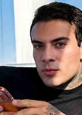 Influenciador revela "esquema" de mulher que marca encontros para comer em restaurantes caros sem pagar a conta