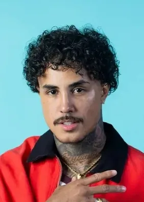 Vídeo mostra MC Livinho em confusão com PM após show em Jaraguá