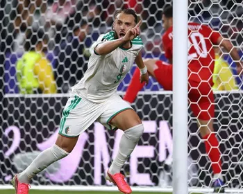 Argélia vira no fim, elimina a Jordânia e segue viva na Copa do Mundo