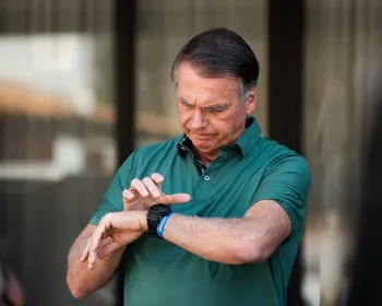 Arma de fogo de Jair Bolsonaro é apreendida durante blitz da PM no DF