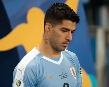 Bielsa explica ausência de Luis Suárez na convocação do Uruguai para a Copa do Mundo