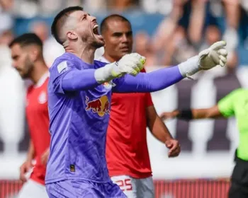 Bragantino vence o Inter com gol de goleiro, e complica adversário