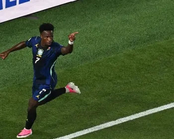 Casagrande vê problema na Seleção mesmo após goleada: “Tudo gira em torno de Vini Jr.”