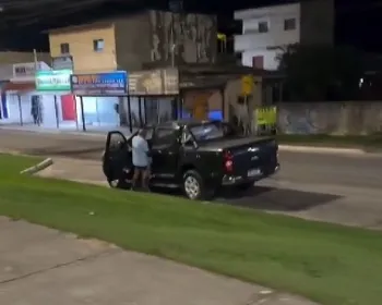 Casal é flagrado fazendo sexo em via pública e vira assunto entre moradores