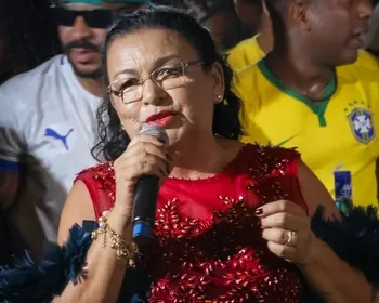 Como Mainha do Brega largou a costura e virou fenômeno da música romântica