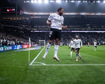 Corinthians marca no fim e vence o Atlético-MG pelo Brasileirão