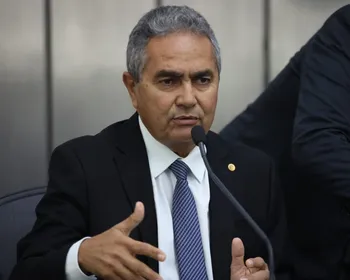 Deputado Francisco Tenório lamenta morte em acidente entre Cajueiro e Viçosa