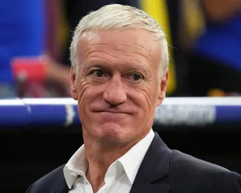 Deschamps volta à França após morte de sua mãe e não comandará equipe contra Noruega