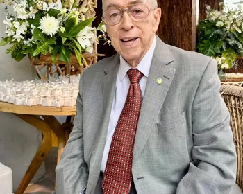 Dr. Milton Hênio recebe alta hospitalar e seguirá tratamento em casa