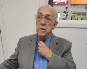 Dr. Milton Hênio passa por cirurgia após sangramento cerebral e segue internado na UTI