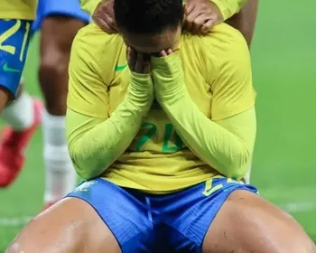Dudinha rompe ligamento do joelho em amistoso do Brasil e fará cirurgia