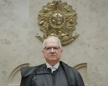 Fachin dá bronca em advogado por roupa inadequada para sessão do STF