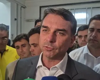 Flávio vai ao STF em notícia-crime contra Lula por fala de "traidor"