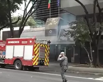 Fumaça no Consulado da Itália interdita parte da avenida Paulista