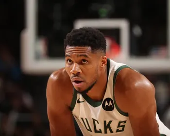 Giannis Antetokounmpo deixa o Bucks e tem novo time na NBA