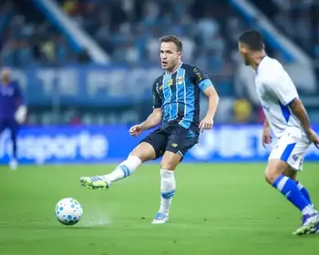 Grêmio anuncia saída do volante Arthur; veja detalhes