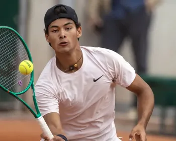 Guto Miguel vence Storck e está na final juvenil de Roland Garros