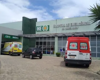Homem é agredido a pauladas por pessoas em situação de rua