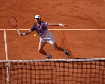 João Fonseca x Jakub Mensik: onde assistir às quartas de Roland Garros