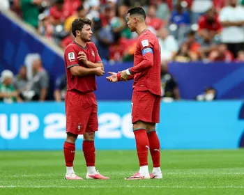 João Neves é criticado após falar que CR7 é "apenas mais um jogador"
