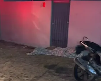 Jovem de 19 anos é morto a tiros ao sair de casa em Ipioca