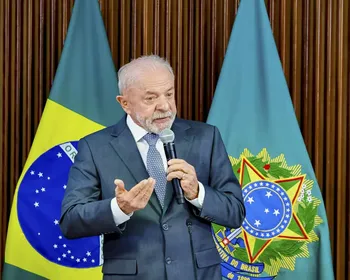 Lula diz a autoridades no G7 que nunca foi "esquerdista"
